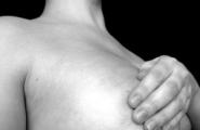 Как избавиться от растяжек на груди: борьба со стриями